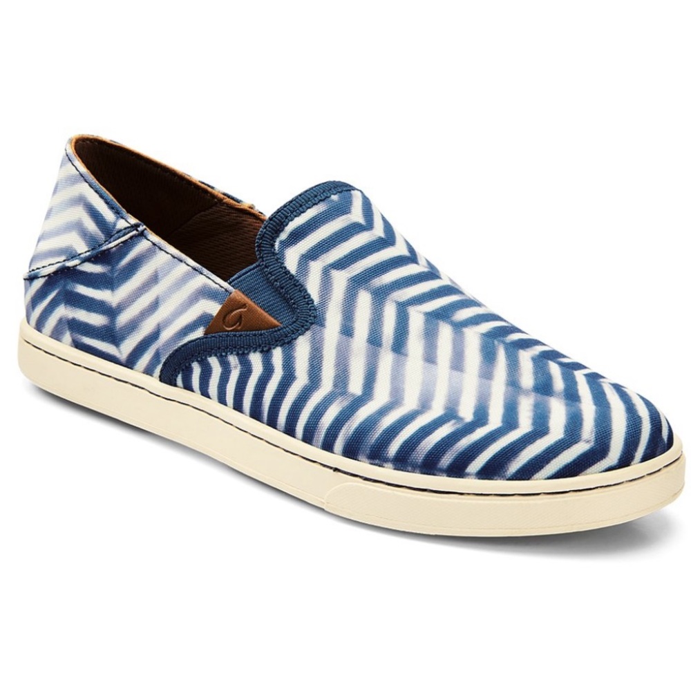 OluKai Pehuea sneakers/tennis shoes. Vntg Indigo/off white. SZ. 9. NIB N…